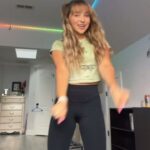 Lilliana Ketchman Instagram – comment ur top 3 fave emojis! 🦋🌸💗
.
.
.
.
#lillyk #dance #reels #fun