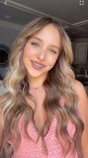 Lilliana Ketchman Instagram - new hairrr! bye bye bangssss 🫣 thanks so much @hair.by.thao 
.
.
.
.
#lillyk #dance #reels #newhair #hairbythao #blondetobrunette #blonde #brunette #hair