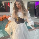 Lilliana Ketchman Instagram - ahoy 🤎 . . . . #halloween #pirate #piratecostume #happyhalloween #fall #fallseason #new #october