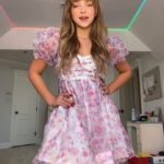 Lilliana Ketchman Instagram - Happy Valentine’s day! comment VALENTINE one letter at a time! 💗 . . . . #lillyk #dance #reels #fun #valentines