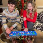 Lilliana Ketchman Instagram - The Ketchman Christmas tradition! #ad We love decorating our tree together, obviously with Toby too, and hot chocolate!This year we added this amazing @LEGO DOTS set to our decor and it so was fun to build and gave the room the perfect touch! #KidsCreativeStudio