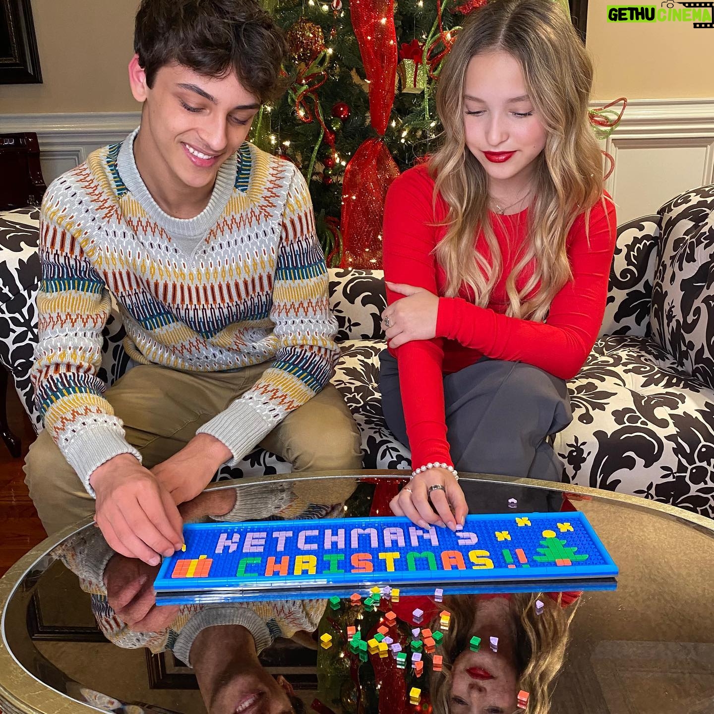 Lilliana Ketchman Instagram - The Ketchman Christmas tradition! #ad We love decorating our tree together, obviously with Toby too, and hot chocolate!This year we added this amazing @LEGO DOTS set to our decor and it so was fun to build and gave the room the perfect touch! #KidsCreativeStudio