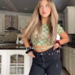 Lilliana Ketchman Instagram - comment all pink emojis!! 🌸💕 . . . . #lillyk #dance #reels #fun #pink