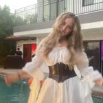 Lilliana Ketchman Instagram - ahoy 🤎 . . . . #halloween #pirate #piratecostume #happyhalloween #fall #fallseason #new #october
