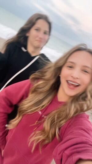 Lilliana Ketchman Instagram - happy thanksgiving :)
.
.
.
.
#lillyk #dance #reels #happythanksgiving