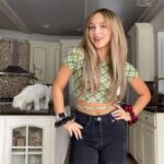 Lilliana Ketchman Instagram - Do you notice anything weird in the background ? 💚 . . . . #lillyk #reels #dance #new #green