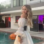 Lilliana Ketchman Instagram - ahoy 🤎 . . . . #halloween #pirate #piratecostume #happyhalloween #fall #fallseason #new #october
