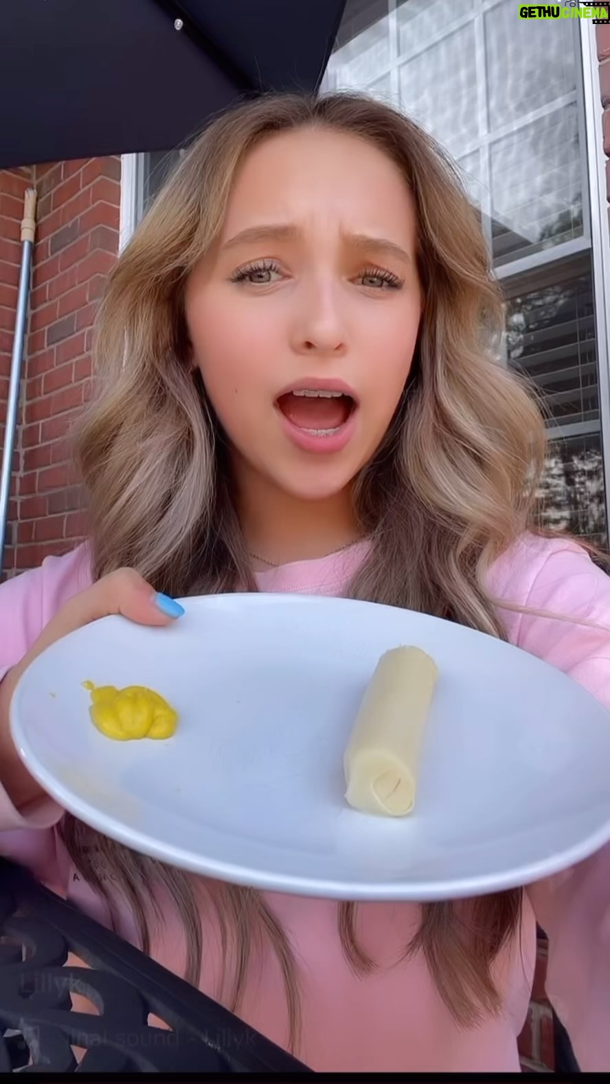 Lilliana Ketchman Instagram - hearts of palm with mustard 🤷♀️ . . . . #lillyk #dance #reels #fun #heartsofpalm