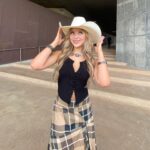 Lilliana Ketchman Instagram – back to texassss ✈️🤠 guess why for a shoutout! 🩵
.
.
.
.
#lillyk #texas #cowgirl #cowboy #guess #comment