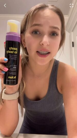 Lilliana Ketchman Instagram - I SELF TANNED FOR THE FIRST TIME!! LIKE AND COMMENT FOR PART 2 TO SEE IF I LOOK LIKE 🍊🍊🍊
.
.
.
.
#lillyk #dance #reels #selftan #selftanfail