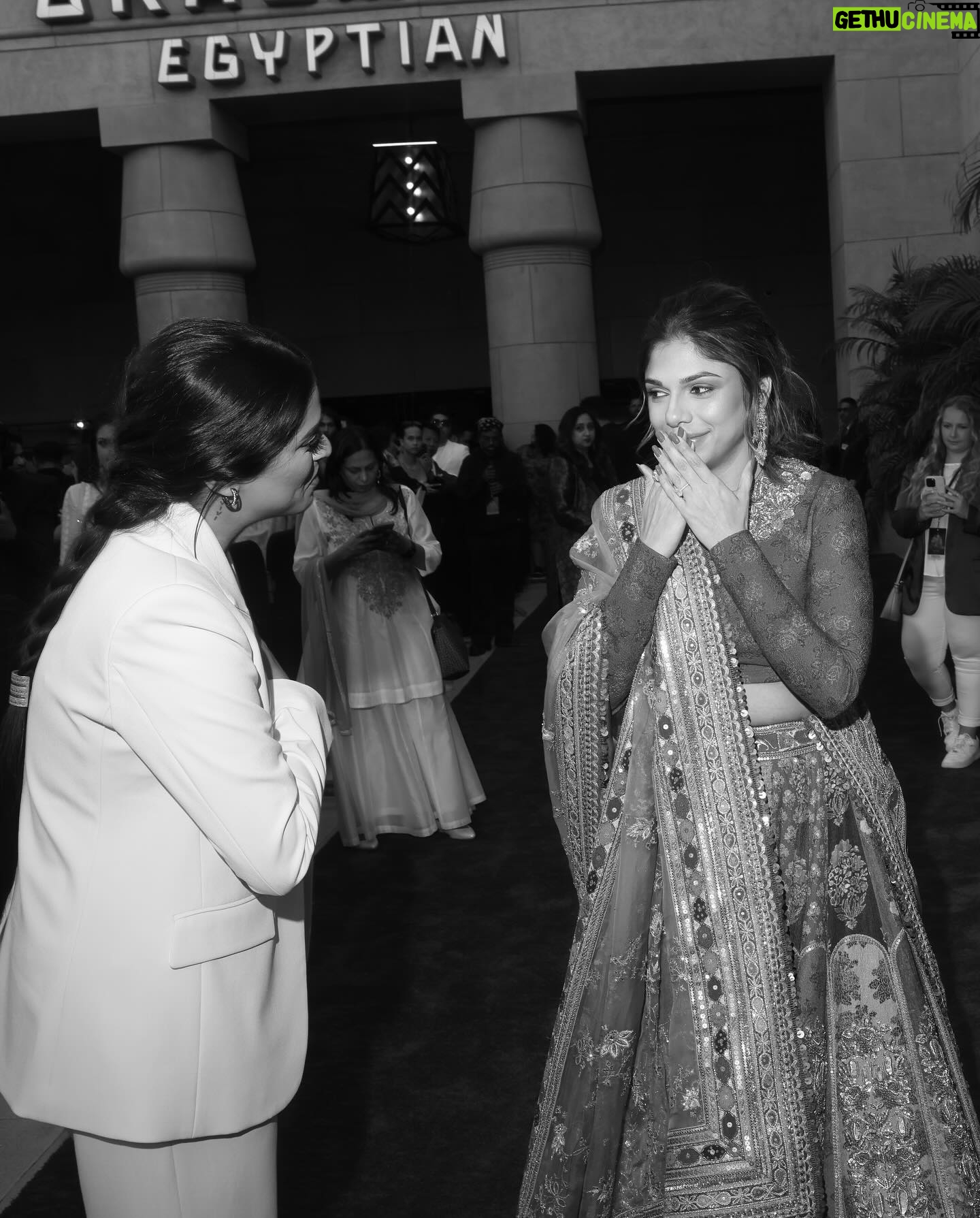 Lilly Singh Instagram - Sanjay Lilly Bhansali. What an absolute honour to not only meet, but spend time with, chat to and learn from the icon that is Mr. Sanjay Leela Bhansali. I’m extremely grateful for these experiences that little Lilly would have never imagined to be possible. Also special shoutouts to the sweetheart that is @sharminsegal for making my day 💜 The 🐐’s first series, #Heeramandi begins streaming May 1st on @netflix. Your pupils aren’t ready. Until then… *Hey Siri, play the Khamoshi soundtrack*