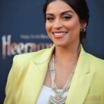 Lilly Singh Instagram - Sanjay Lilly Bhansali. What an absolute honour to not only meet, but spend time with, chat to and learn from the icon that is Mr. Sanjay Leela Bhansali. I’m extremely grateful for these experiences that little Lilly would have never imagined to be possible. Also special shoutouts to the sweetheart that is @sharminsegal for making my day 💜 The 🐐’s first series, #Heeramandi begins streaming May 1st on @netflix. Your pupils aren’t ready. Until then… *Hey Siri, play the Khamoshi soundtrack*
