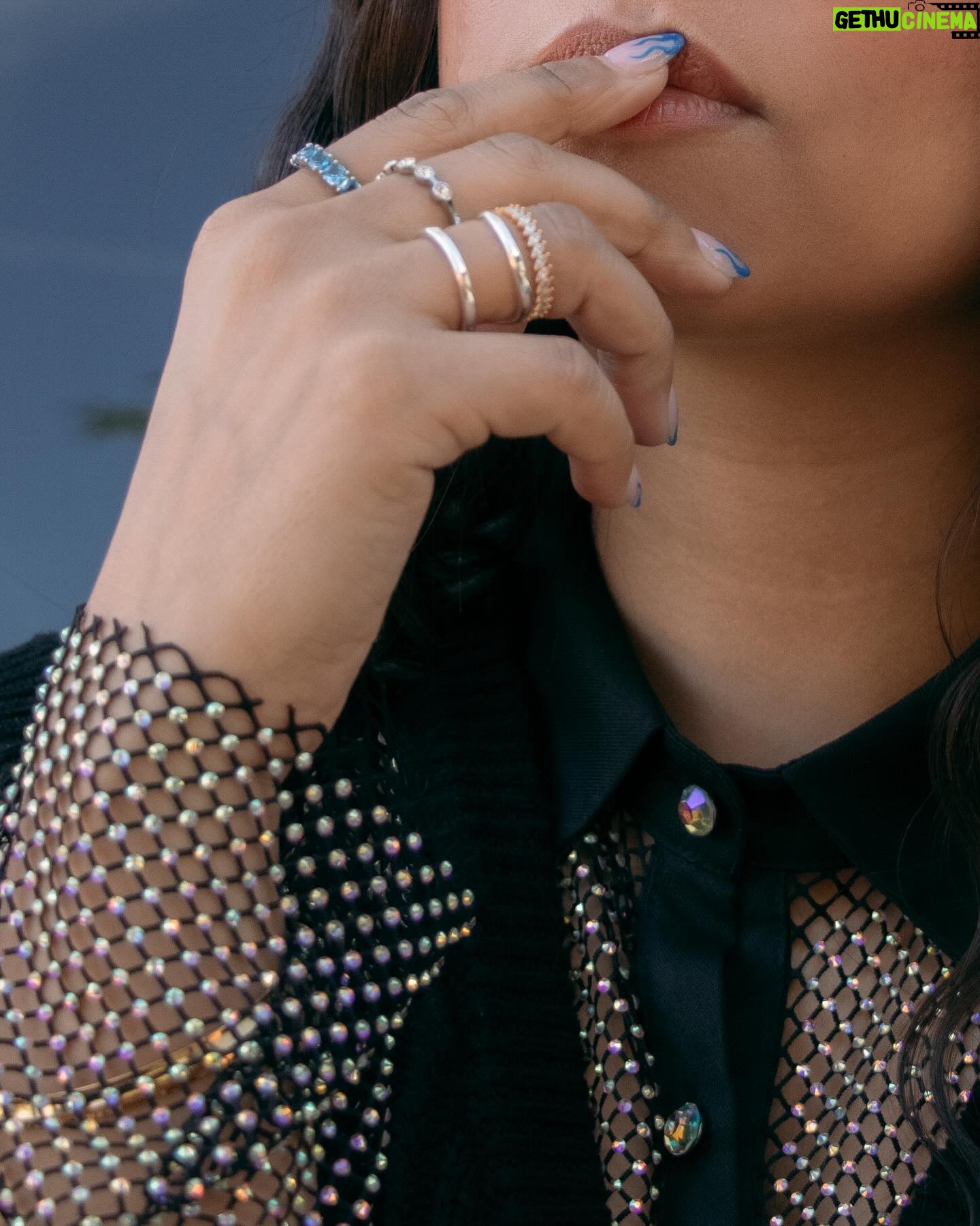Lilly Singh Instagram - Tomorrow is the world premiere of my film #DoinItMovie and the launch of my hairline with @AAVRANI. That sentence is WILD and I am extremely grateful. 3/12 blessings up!