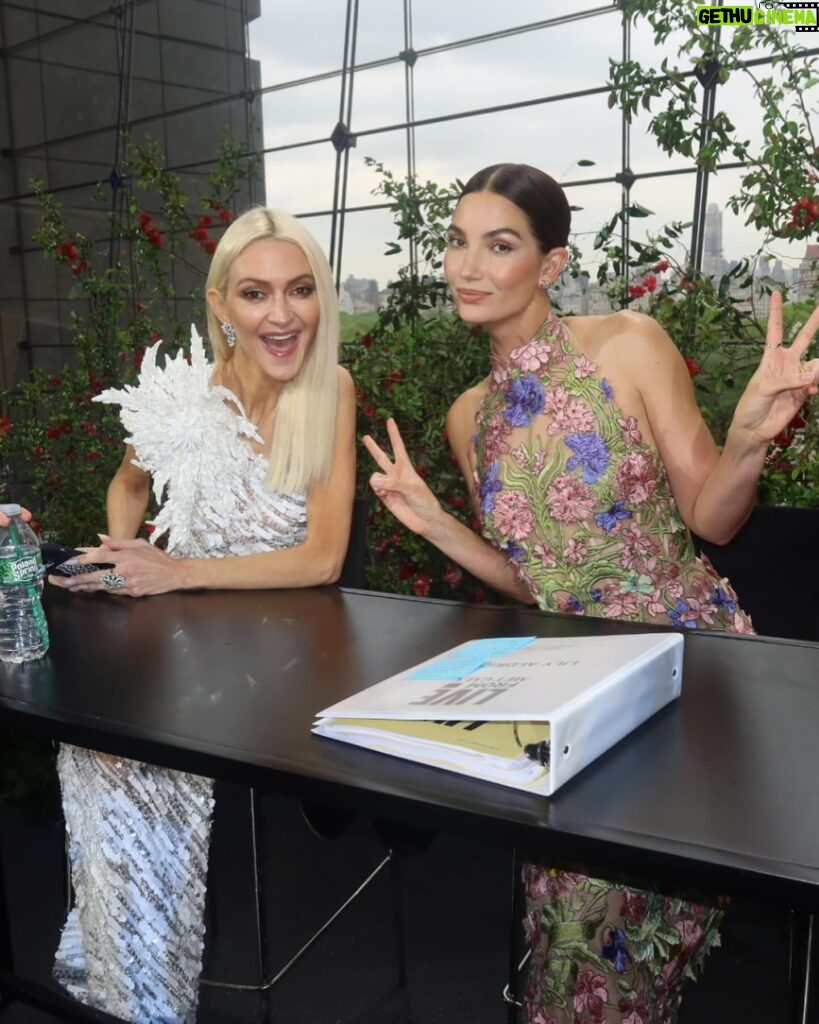Lily Aldridge Instagram - What a dream day being apart of this Epic Crew!!! Love you all and thank you for making me feel so loved and welcomed 🤍 @zannarassi @zurihall @elainewelteroth @csiriano @chrisappleton1!!! Thank you @eentertainment for having me and letting me talk FASHIONNNNN on my favorite night of the year #MetGala 🥂💋 and extra special love to @minimalmajor for making it all so perfect 🫶🦋 Photos by @scottgries & my actual QUEEN @__ashabriana ❤