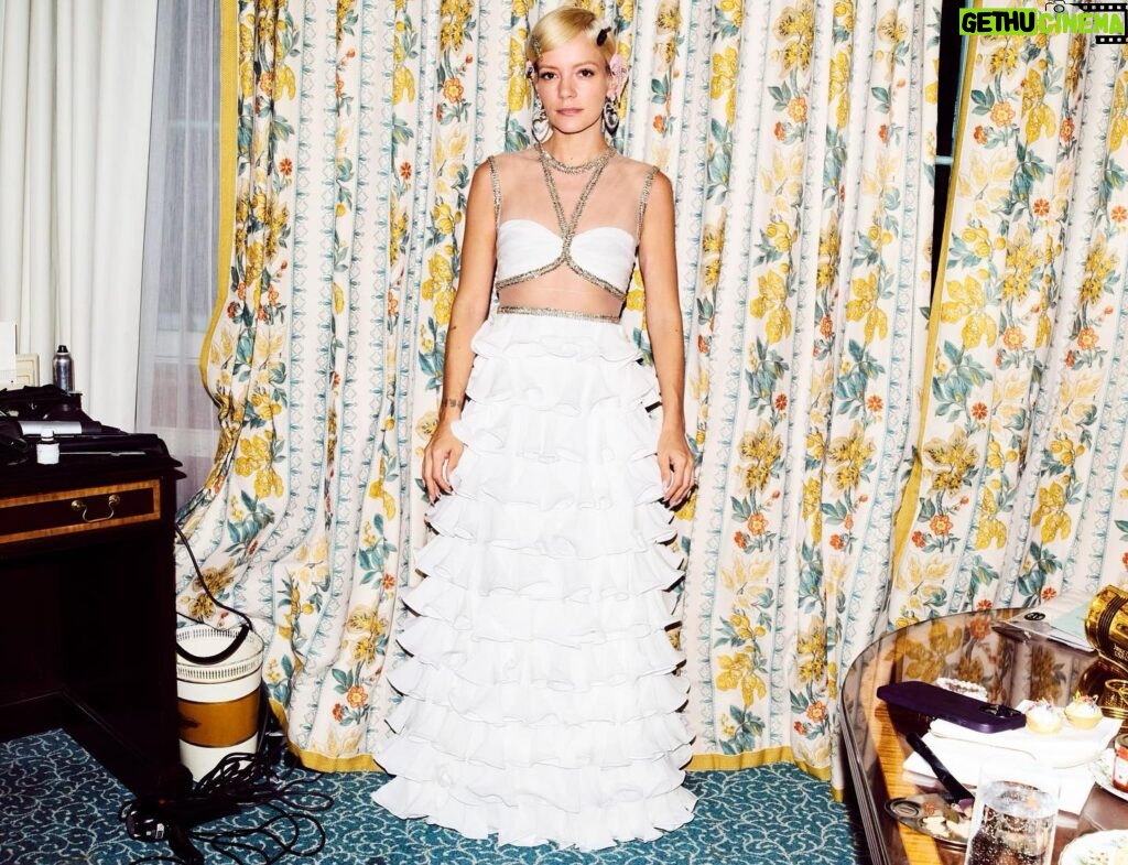 Lily Allen Instagram - @bybellazine took some lovely pics of me the other night.