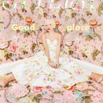 Lily Allen Instagram - YOUR GIRLS ON THE COVER AND ON STANDS NOW in @stylistmagazine Photos @tomvanschelven Words @helenrollerskates Interiors @rebeccadeboehmler.stylist Styling @le_reber Make up @ginakanemakeup Hair @dayaruci Nails @nailsbymh Photography Director @tomgormer