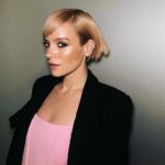 Lily Allen Instagram - It’s giving Milan. See you next time ! @giorgioarmani #armanicrossroads