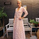 Lily Allen Instagram – To Play or Not coming to play, that is the question ?