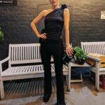 Lily Allen Instagram – Everyday i’m rufflin’ , Everyday I’m rufflin’ .  Some Stage for looks for your perusal, only 2 more weeks !