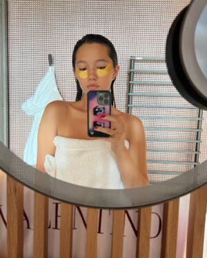 Lily Chee Instagram - hi twenty! grateful 4 another year and 4 the love 💕🎉🥳