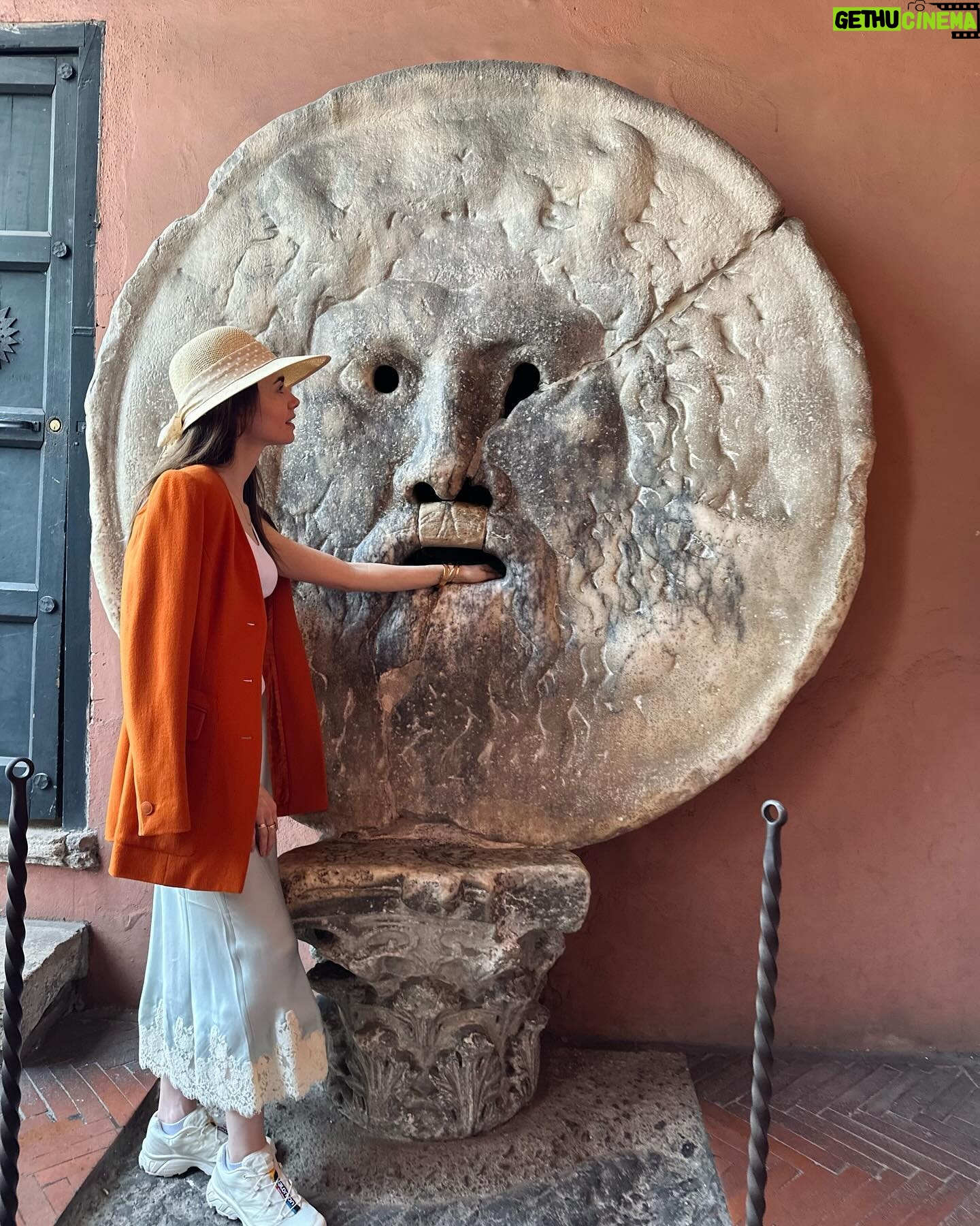 Lily Collins Instagram - Thinking about the Roman Empire…