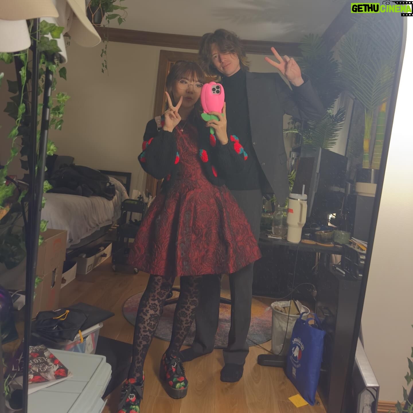 Lily Ki Instagram - fancehhhh i loved my outfit :> strawberries and flowers