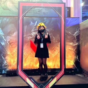 Lily Ki Instagram - Ty Philippines for being awesome. :D Salamat PO!! (I just learned that). The last picture was our disguise to the mall it worked so well.