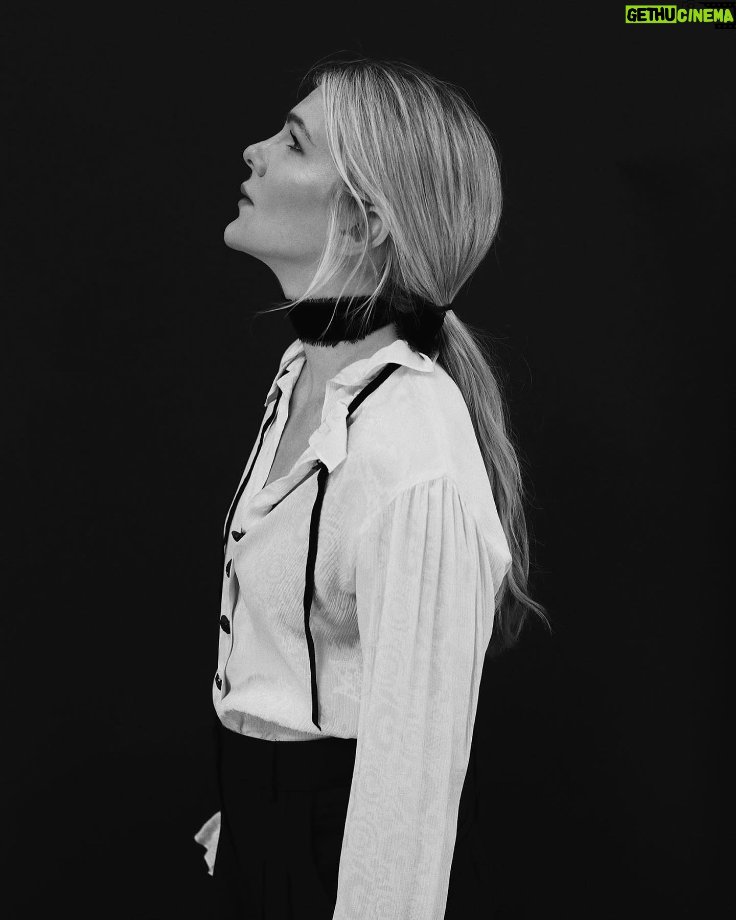 Lily Rabe Instagram - Lily Rabe has played a demon-possessed nun in Ryan Murphy’s ‘American Horror Story,’ former Congresswoman Liz Cheney in Adam McKay’s ‘Vice,’ and Shakespeare’s protagonist in the Broadway production of ‘The Merchant of Venice.’ Now, she’s adding yet another role to her extensive resume: director. In the film adaptation of Chuck Klosterman’s novel, ‘Downtown Owl,’ which premiered at the Tribeca Festival last year and was released on streaming last month, Rabe serves as both director (alongside her husband, actor and playwright Hamish Linklater) and lead. She plays Julia, a high school English teacher who moves to the fictional town of Owl, North Dakota, days before a blizzard. Ed Harris, who stars opposite Rabe in the film, plays Horace Jones. He describes the character as “a simple man who’s doing the best he can in the world.” The Oscar-nominated actor made his own directorial debut back in 2000 with the film ‘Pollock.’ Just in time for the film’s widespread debut, the two multihyphenates sat down with CULTURED to discuss the project’s origins, balancing acting and directing, and how “special” the cutting room can be. Link in bio to read their conversation. 1/ ‘Downtown Owl’ (Film Still), 2024. 2/ Portrait of Lily Rabe by Jenna Jones. 3/ Harris and Rabe on the set of ‘Downtown Owl.’