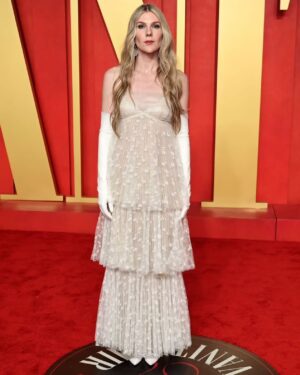 Lily Rabe Instagram - ✨Vanity Fair✨
styled by @leithclark in vintage @marcjacobs. Thank you @vanityfair and @radhikajones and my 🤍 for a wonderful night. 
 
Hmu by @claytonhawkins ✨ and @marywilesmakeup ✨

#VanityFairOscarParty #VFOscars #MarcJacobs