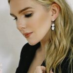 Lily Rabe Instagram – Wednesday’s press look talking about #downtownowl with my loves @claytonhawkins and @sarahuslan in @giulivaheritage @rogervivier and @ireneneuwirth 🦉🖤