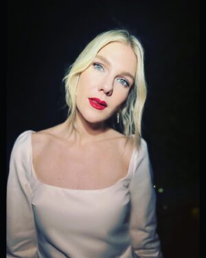 Lily Rabe Instagram - 🤍🎅🏻🍒♥️