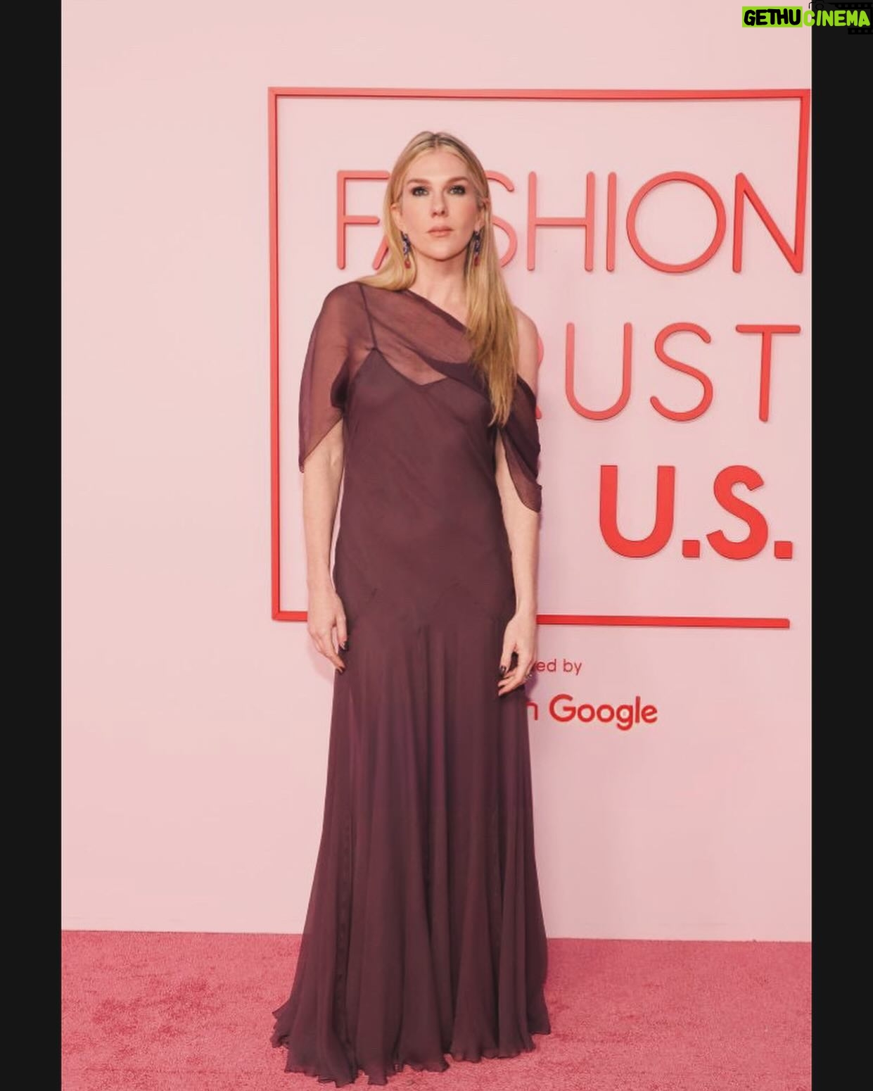 Lily Rabe Instagram - A very special night celebrating brilliant emerging designers and surrounded by wonderful friends, old and new. Thank you @fashiontrustus for having me x
