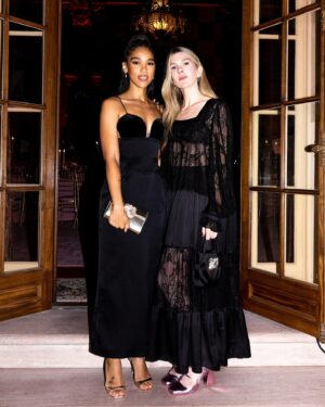 Lily Rabe Instagram - The sparkliest night with @rogervivier celebrating the brilliant @gherardofelloni, hosted by 👑 👑 @laurabrown99 and @kiernanshipka. (And thanks to my gorgeous seatmates @evaquirrenbach, @inesdelafressangeofficial and @bellaheathcote for the effervescent chat and caviar ✨)

👠 👛 @rogervivier
👗 @batshevadress 
💎 @anitakojewelry 
💄 @sarahuslan 
💇‍♀️ @e_mendez