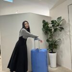 Lim Ji-yeon Instagram - I love BLUE rimowa thanks @rimowa