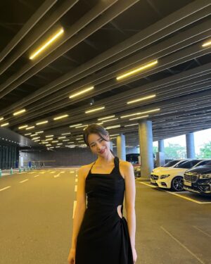 Lim Ji-yeon Instagram - BLACK