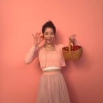 Lim Ji-yeon Instagram - 올해 크리스마스는 딸기가득 스초생🎄❤️