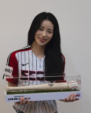 Lim Ji-yeon Instagram - LG TWINS
승리를 축하드립니다✌️❤️