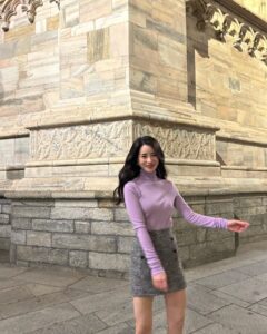 Lim Ji-yeon Instagram - 신나 #sisley