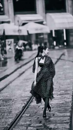 Lin Min-Chen Instagram - 5度還有又風又雨 但冷的好值得🥹🥹好棒的體驗

📷 @jessequattro 
📹 @brandy333nat 
Hair @chau.matt 
make up @minchen333