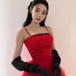Lin Min-Chen Instagram - 3月第一週的點滴❤️ 1）感謝HSBC的邀請 小女感冒卡痰 聲音多多包容🙇🏻‍♀️ 2）飯戲攻心2謝票🤟🏻biu biu biu🤟🏻好開心見到大家 謝謝花兒還有禮物💝 Styled by @hazel_lcm Wardrobe: @maxandco @maxandco_asia Acc: @swarovski Sneakers: @iijinhk 3）4月號雜誌拍攝期待ing