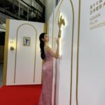 Lin Min-Chen Instagram - 又到了追星時刻❤️❤️昨日好多小確幸 當我奔向梁朝偉大神的時候 他竟對我說 有看過我演的飯戲攻心！！然後我就比招牌動作🤟🏻🤟🏻給他 但沒有勇氣請他和我一起做 還有仙女下凡的范爺🥹🥹 再次感謝亞洲電影大獎的邀請 小女子昨日玩的甚是開心🥳❤️ @bulgari #BVLGARI #BVLGARIHK #BvlgariJewellery #Serpenti #Divasdream #Fiorever Styled by @hazel_lcm Gown, bag: @dolcegabbana Heels: @louboutinworld Hair： @chau.matt
