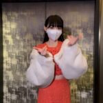 Lin Min-Chen Instagram - 3月第一週的點滴❤️ 1）感謝HSBC的邀請 小女感冒卡痰 聲音多多包容🙇🏻‍♀️ 2）飯戲攻心2謝票🤟🏻biu biu biu🤟🏻好開心見到大家 謝謝花兒還有禮物💝 Styled by @hazel_lcm Wardrobe: @maxandco @maxandco_asia Acc: @swarovski Sneakers: @iijinhk 3）4月號雜誌拍攝期待ing