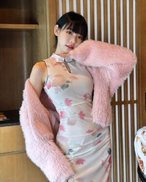 Lin Min-Chen Instagram - 初二大吉🍊🍊🍊🍊🍊
帶家人吃吃喝喝過大年🧧🧧

今天去千兩吃sushiiiii❤️超好吃
昨日還帶家人去吃螃蟹米粉 我愛的CanLah！那裡還有臭豆sambal！！