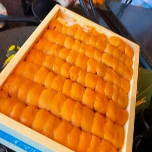 Lin Min-Chen Instagram - 初二大吉🍊🍊🍊🍊🍊
帶家人吃吃喝喝過大年🧧🧧

今天去千兩吃sushiiiii❤️超好吃
昨日還帶家人去吃螃蟹米粉 我愛的CanLah！那裡還有臭豆sambal！！