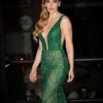 Lina Tejeiro Instagram – Domingo de eliminación. 💚
👗 : @johnlecksell 
📸 : @oko.lg 
💄 : @wenacostamua 
💇🏼‍♀️: @oscartsanchez 
@luchitaluchis 
@maryluz.galeano.16