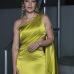Lina Tejeiro Instagram - Si somos fieles a nosotros mismos, no podemos ser falsos con nadie. 📸 @waltergomezurrego 💄 @wenacostamua 👗 @luchitaluchis