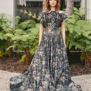 Linda Cardellini Instagram - Thank you @lacmagazine @modernluxury for my September cover. 🖤 Here’s a little peek. It’s on stands now!
Thank you to this wonderful team for such a beautiful day:
Photographer: @mrmikerosenthal
Stylist: @annabelleharron
Makeup: @stephensollitto
Hair: @davestanwell
Producer: @conormcintyre
Writer: @heyhochman
Editor: @jspencerbeck