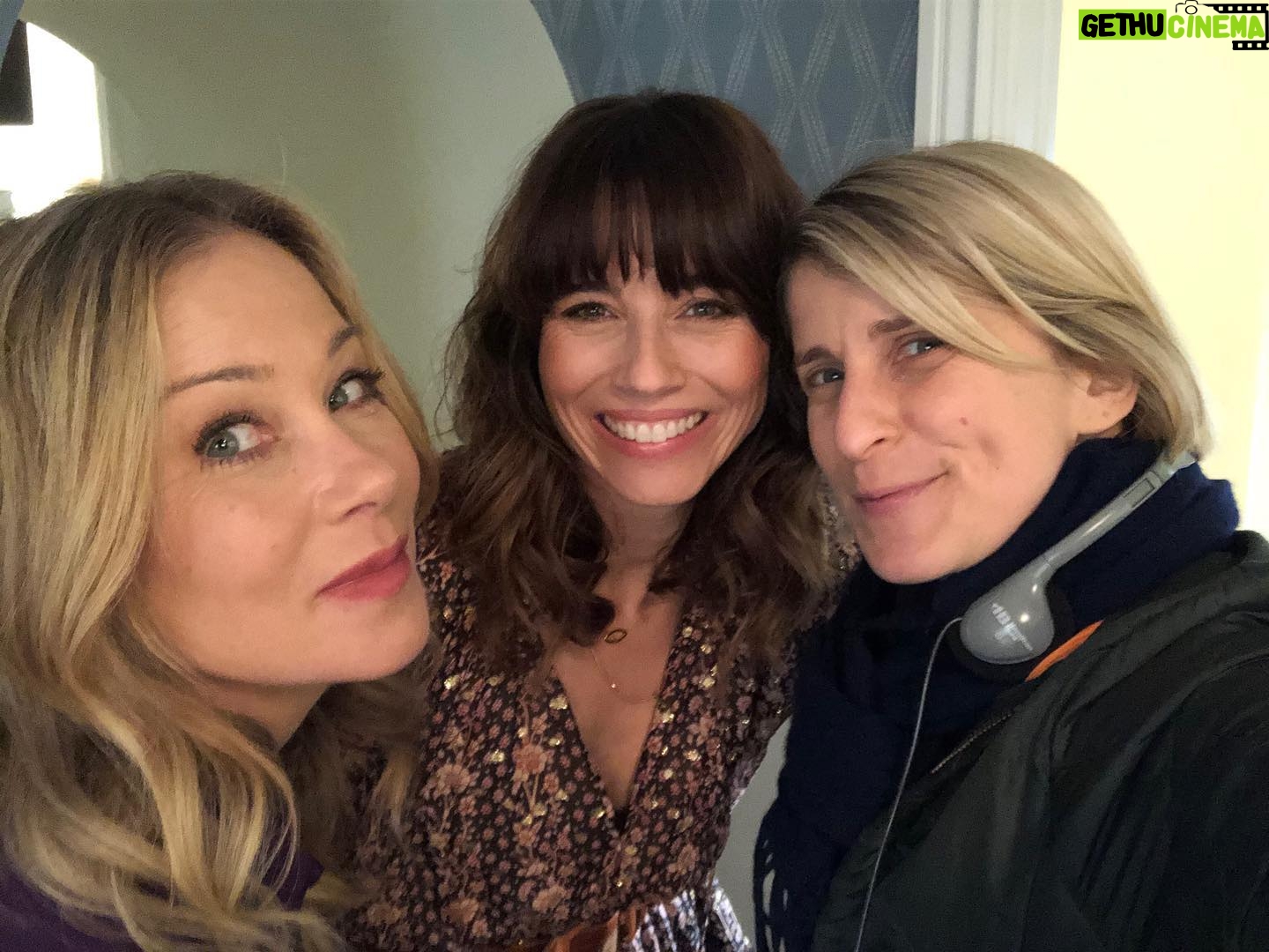 Linda Cardellini - 74.2K Likes - Last day of shooting @deadtome #season2 today. THANK YOU to the brilliant and incredible #christinaapplegate & @thelizfeldman for everything every day.
I love you both. ❤️
PS- We are very excited for everyone to see what we have been doing...😲🤗