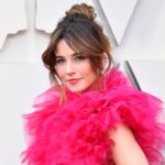 Linda Cardellini Instagram - 💖 #oscars 💖 Thank you @annabelleharron @davestanwell @nhinako_makeup Love you all. 💕 Thank you @schiaparelli #schiaparellihautecouture @harrywinston @tamaramellon @imtylerellis