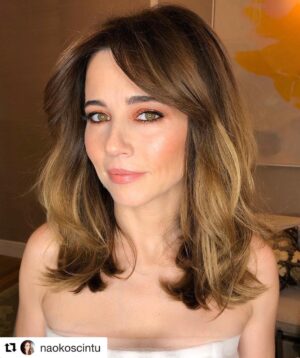 Linda Cardellini Instagram - #BAFTA look 👀 THANK YOU @naokoscintu 💄and  @davestanwell 💇🏻‍♀️ ❤️